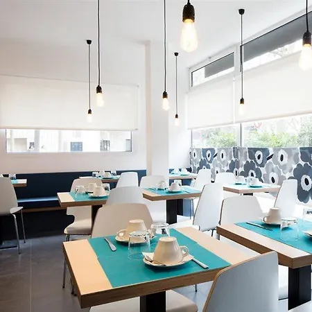 La Régence Hotel Courbevoie