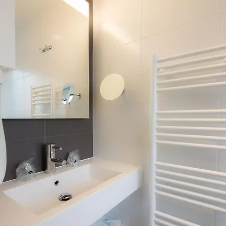 Hotel La Regence Courbevoie