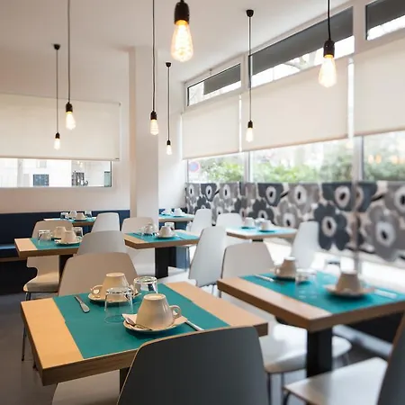 La Regence 3* Courbevoie