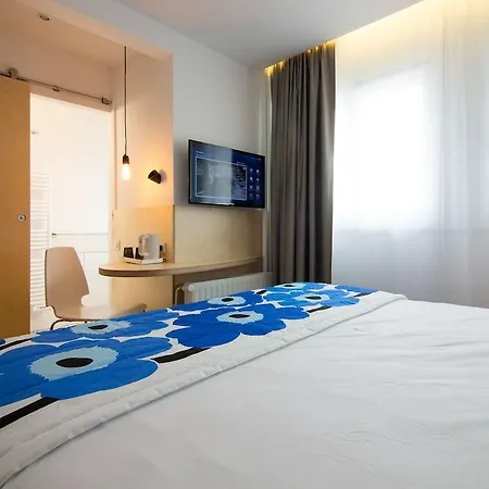 La Regence 3* Courbevoie
