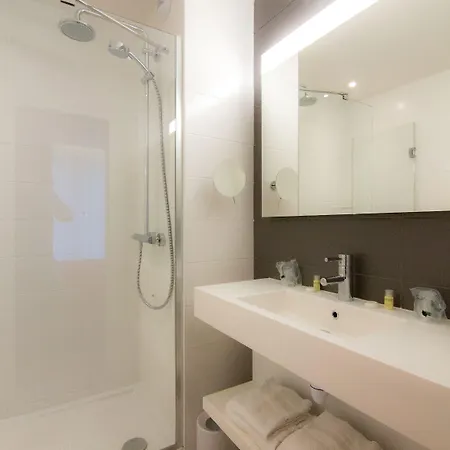 La Regence Hotel Courbevoie