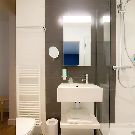 La Regence 3* Courbevoie