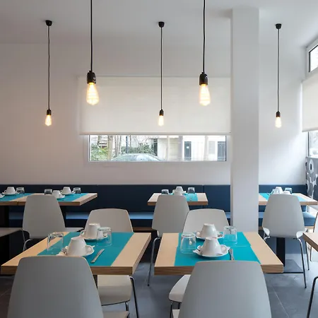 La Regence 3* Courbevoie