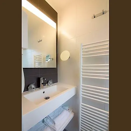 La Regence Hotel Courbevoie