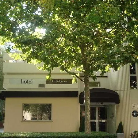 Hotel La Regence Courbevoie