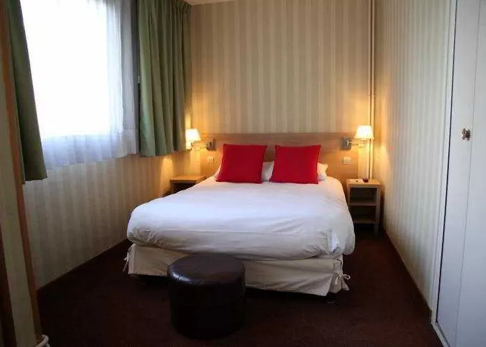 La Regence 3* Courbevoie